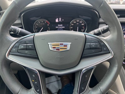 2022 Cadillac XT5 Premium Luxury